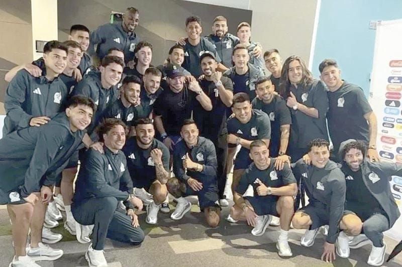¡RECIBE EL TRI RELOJES DE LUJO DE APOSTADOR!