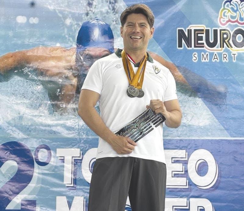 ¡BRILLAN NADADORES DEL CDV EN TORNEO MÁSTER NEURÓBICA!