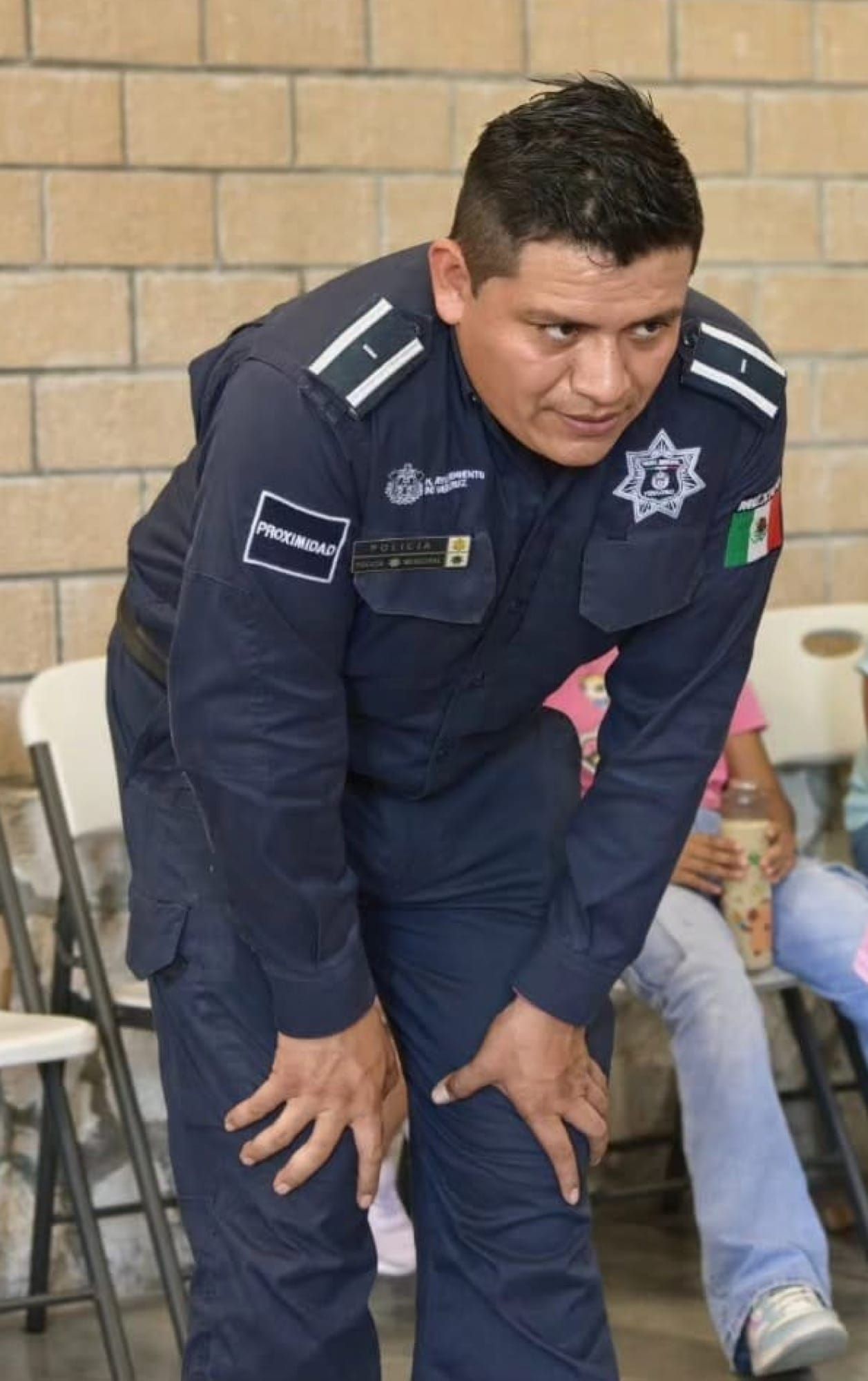 ¡A PUNTA DE CUCHILLO ROBAN MOTO EN COLONIA FORMANDO HOGAR!