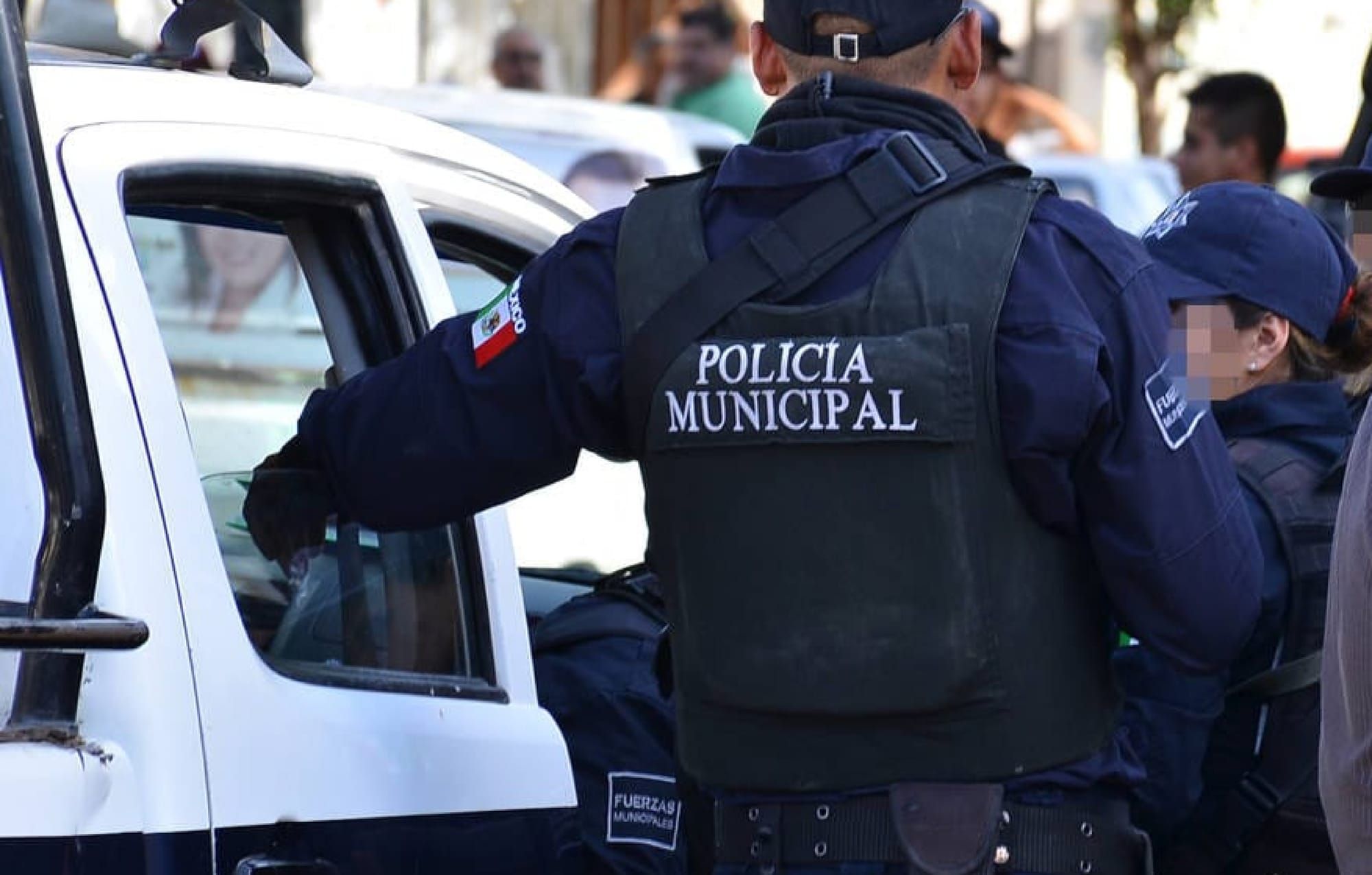 ¡“NINJAS” ATRACAN A MOTOCICLISTA EN EL CENTRO HISTÓRICO!