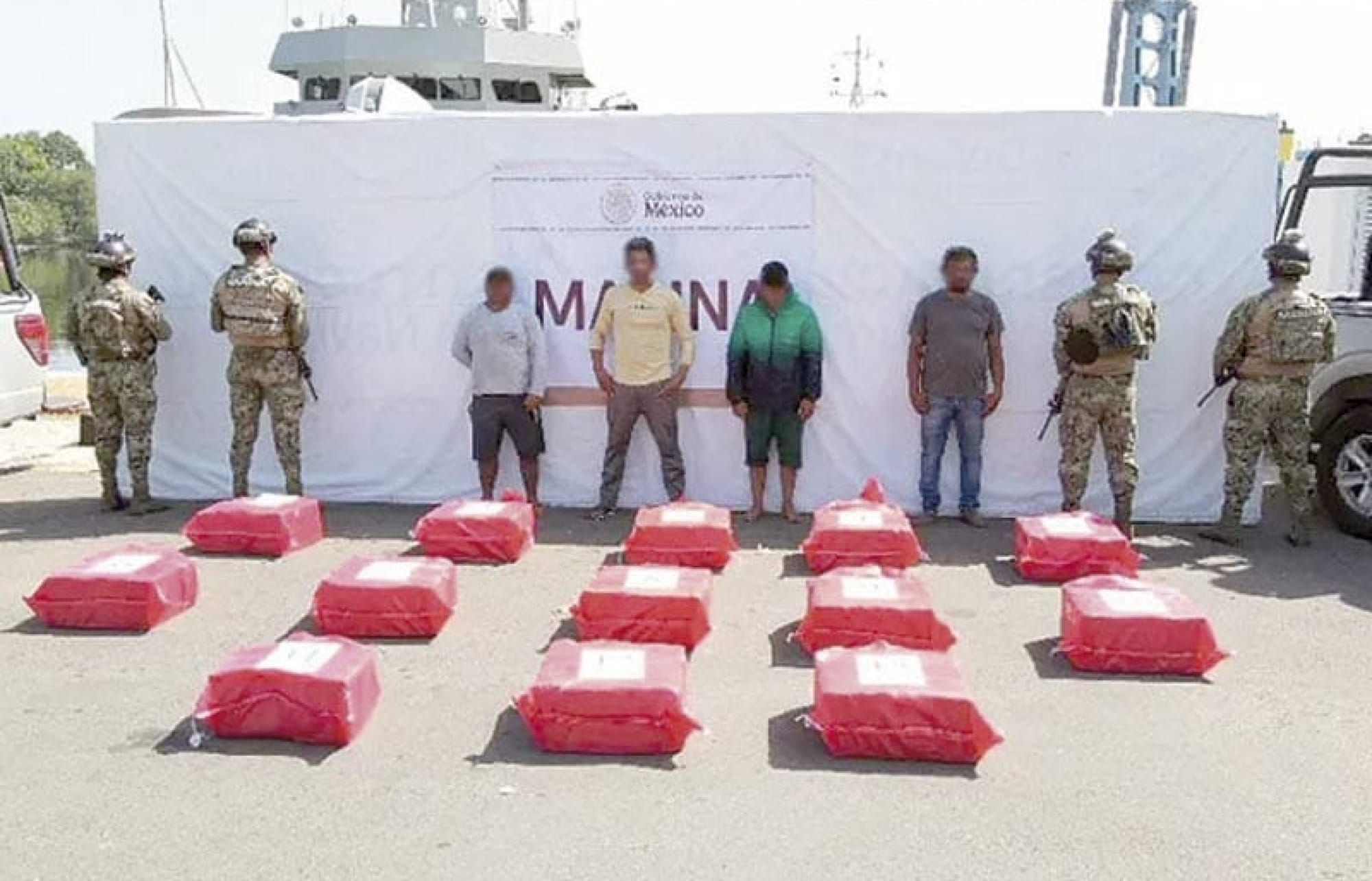 ¡ASEGURA MARINA 1.2 TONELADAS DE COCAÍNA Y UNA EMBARCACIÓN!