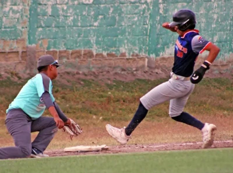 ¡ATLÉTICO DOS DE ABRIL VENCE EN GRAN DUELO A ESQUINA CALIENTE!