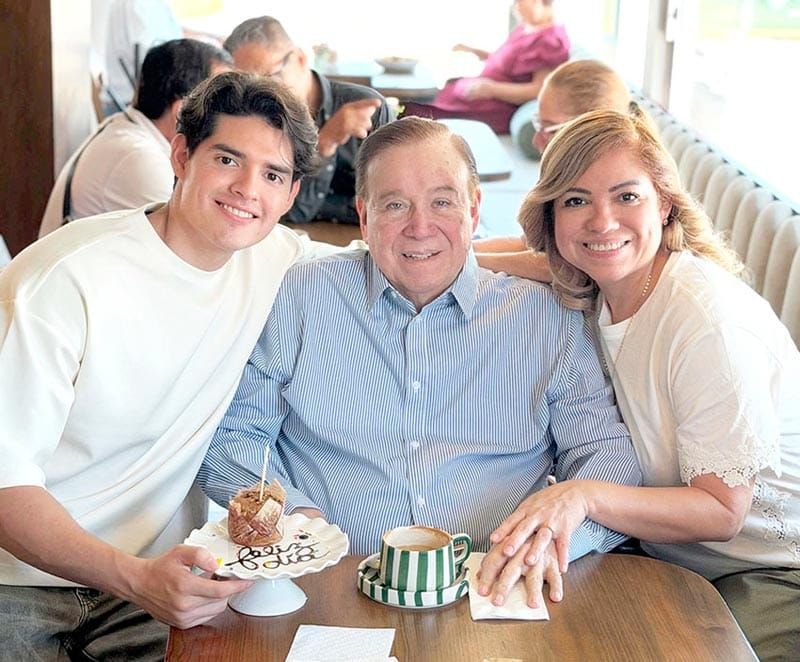 ALEX OLIVAR CELEBRA UN CUMPLEAÑOS INOLVIDABLE