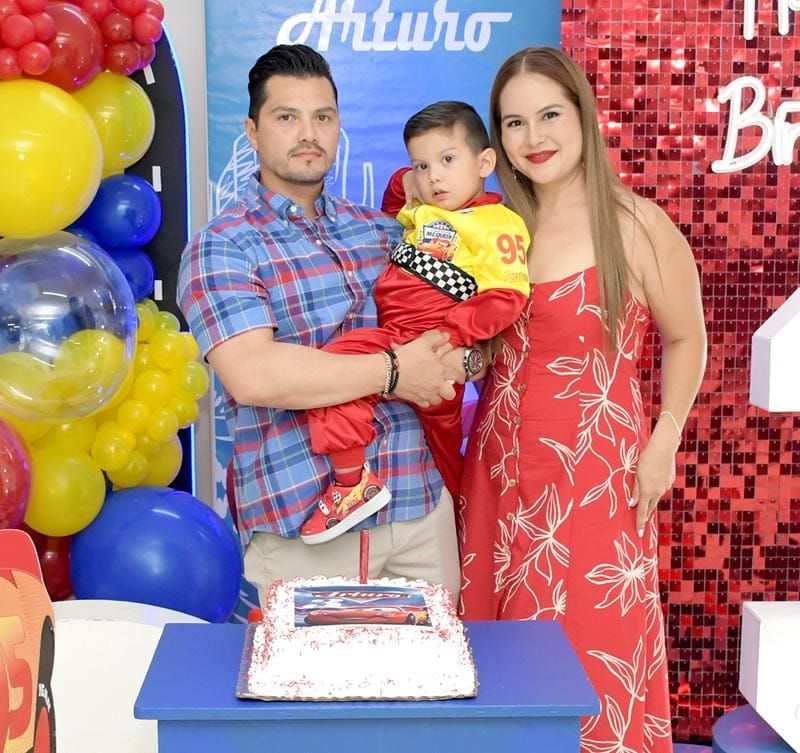 AL ESTILO DE “CARS” ARTURO GIESE CELEBRA SUS 3 AÑOS