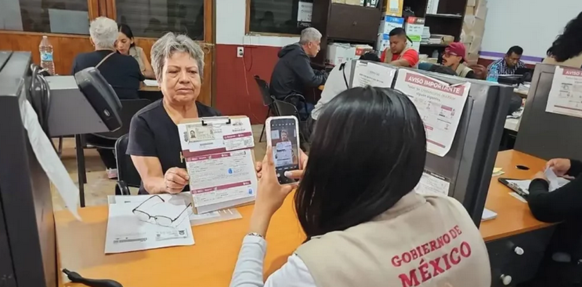 ¡ADULTOS MAYORES A LOS QUE SHEINBAUM LES DEPOSITARÁ AGUINALDO EN 2026!