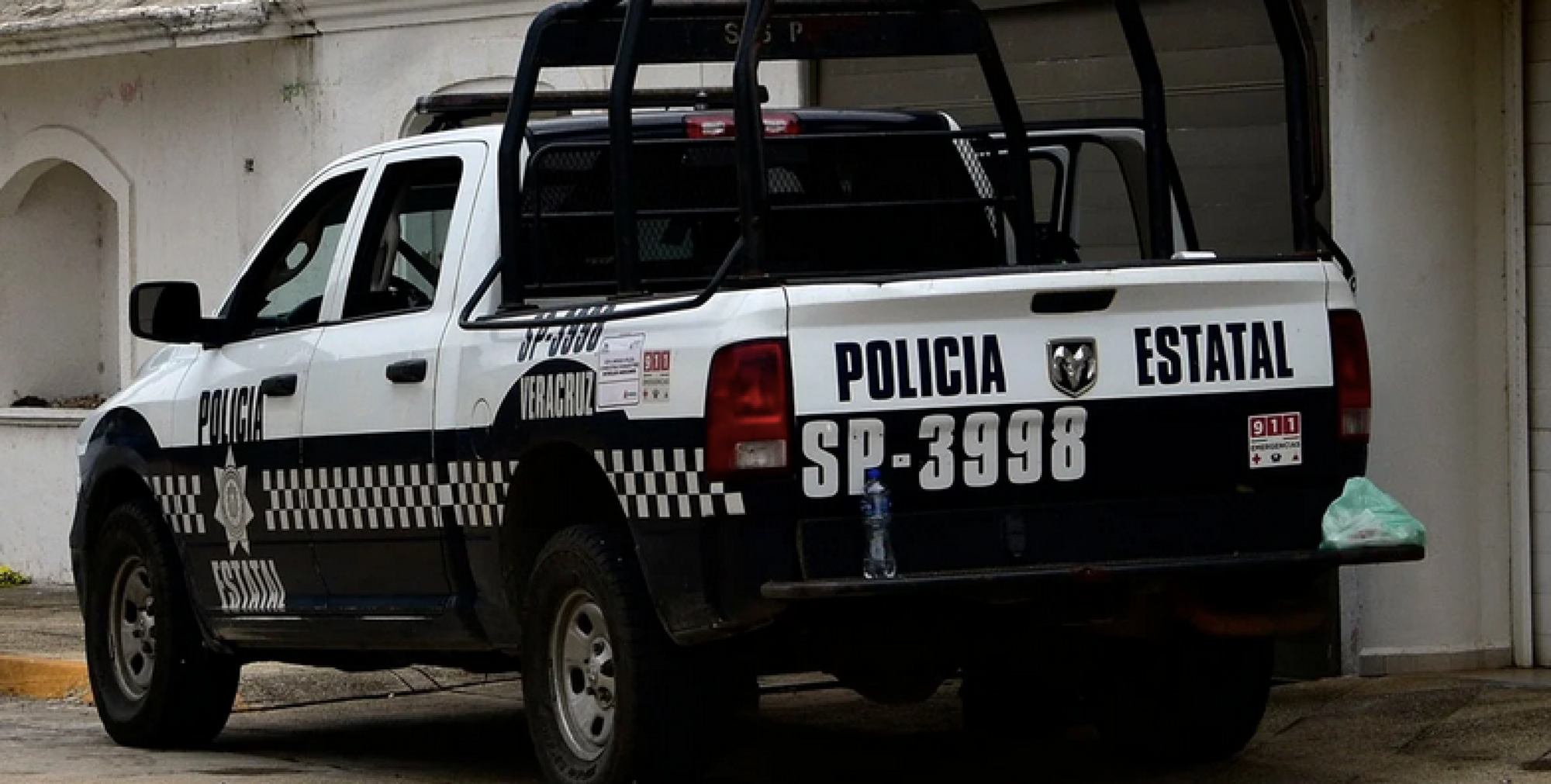 ¡PASAJERO VIOLENTO DESCALABRÓ A TAXISTA EN EL PREDIO 4!