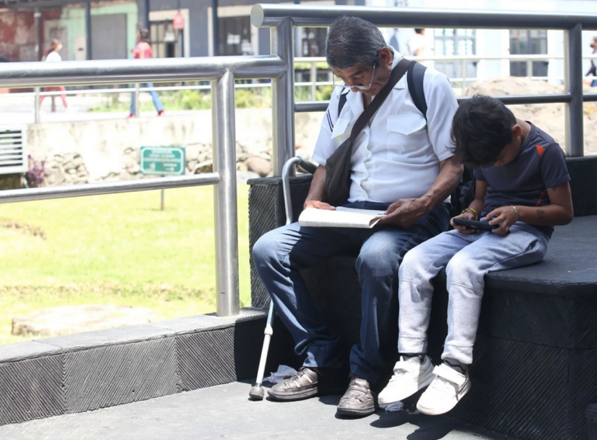 ¡UNO DE CADA 11 ESTUDIANTES EN MÉXICO USA IA PARA APOYO EMOCIONAL: ESPECIALISTA!