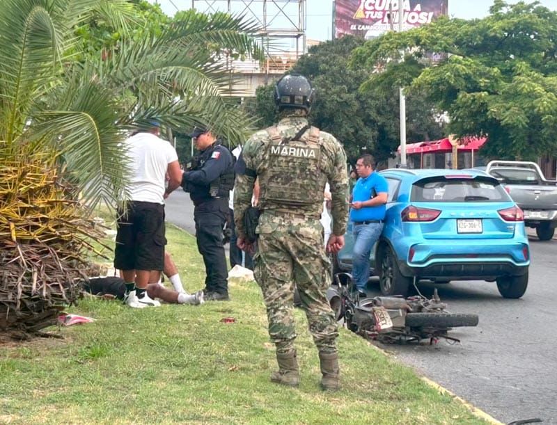¡ARROLLAN A BIKER EN LA AVENIDA CUAUHTÉMOC!