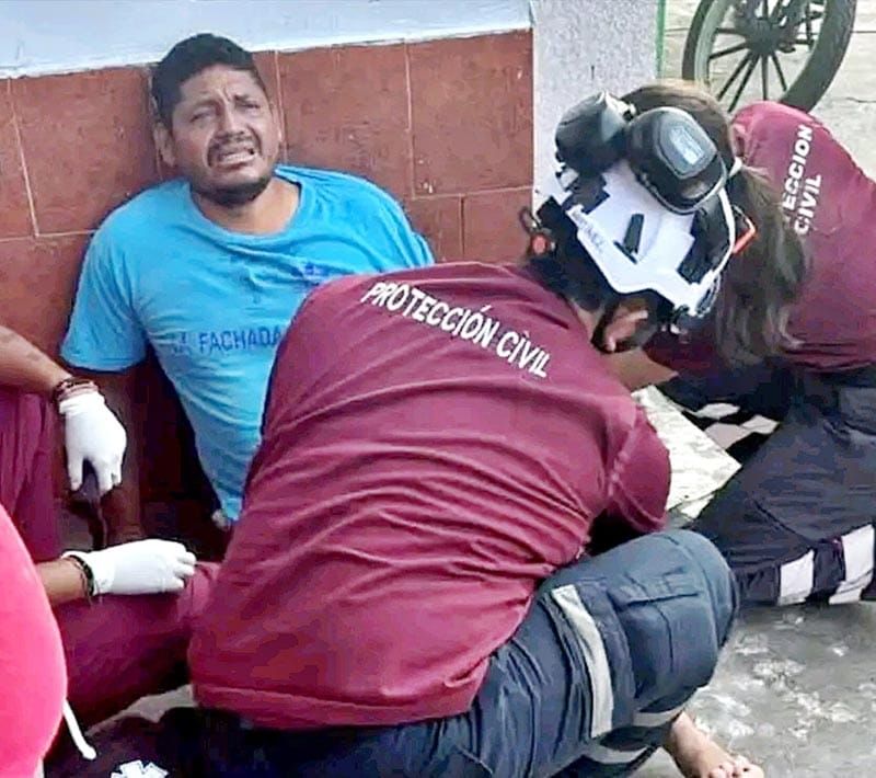 ¡PASAJERO SALIÓ VOLANDO DEL CAMIÓN RUTA “JAMAPA”!