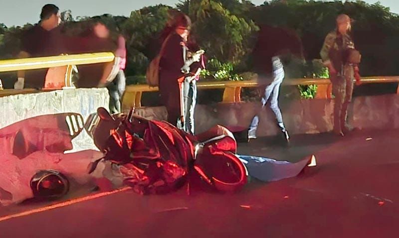 ¡ABARROTERO SE MATÓ EN SU MOTO EN EL PUENTE DE DIVERTI PLAZA!