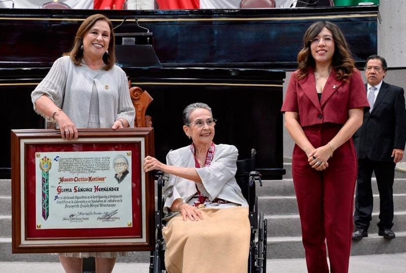 ¡HASTA LLORÓ! - MEDALLA “HEBERTO CASTILLO“