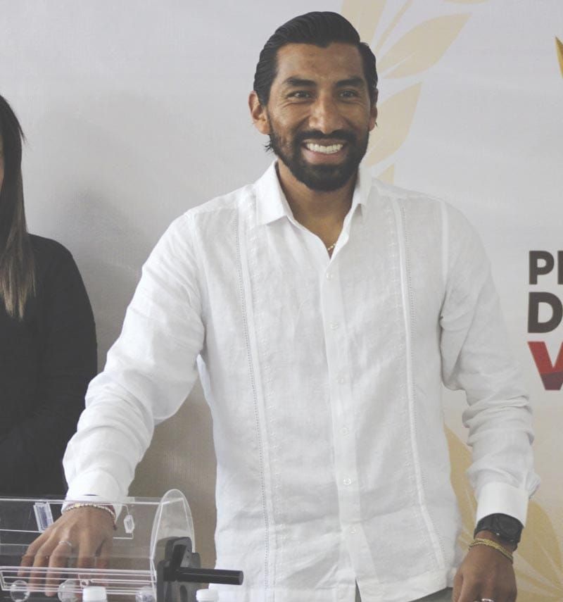 ¡ROCÍO NAHLE MANTIENE A CRISANTO EN EL IVD!