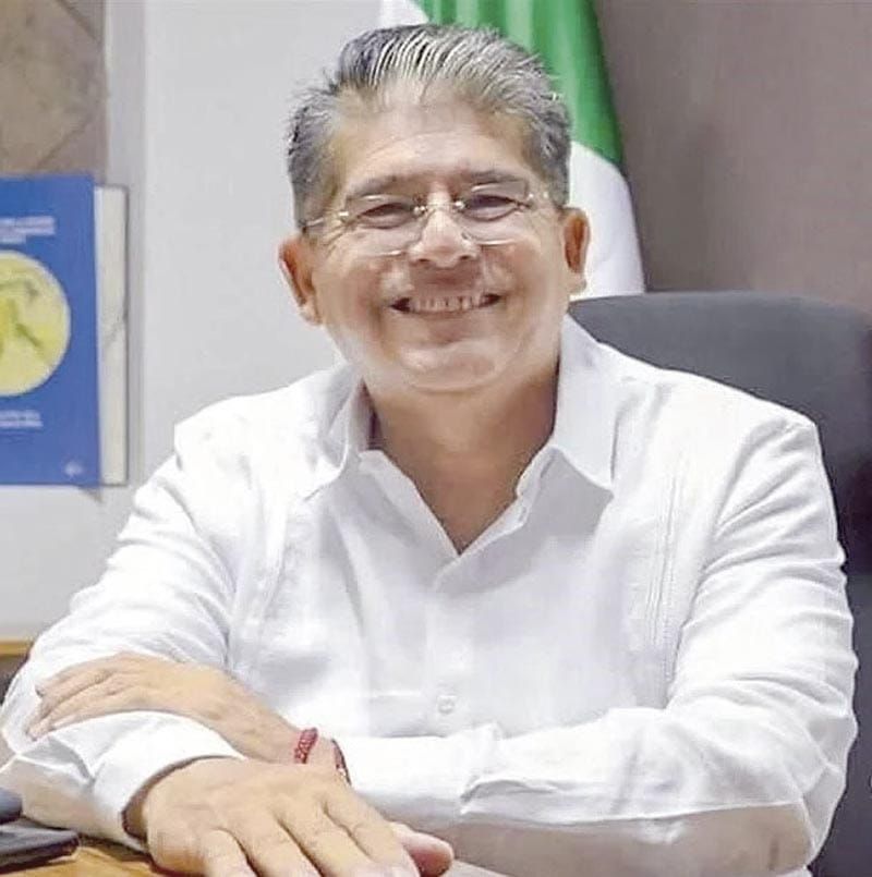 ¡DETIENE LA FGR A FUNCIONARIOS MUNICIPALES, ALCALDE EVADE LA CAPTURA!