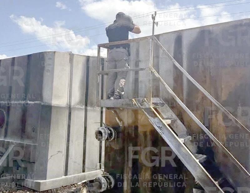¡ASEGURAN 62 MIL LITROS DE HUACHICOL EN NL!