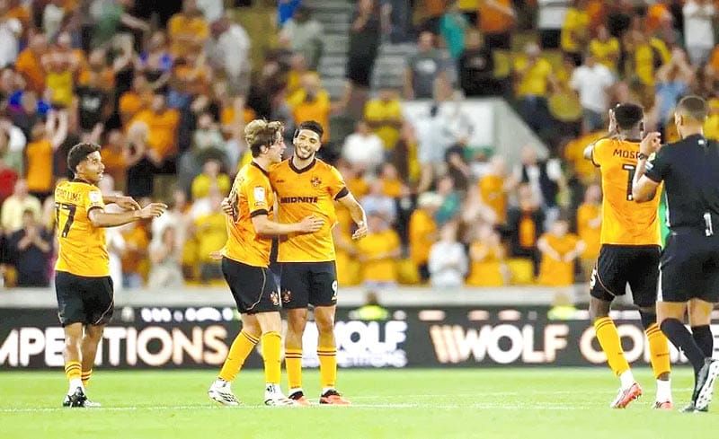 ¡ANOTA PENAL RAÚL JIMÉNEZ EN SU REGRESO CON EL WOLVERHAMPTON!