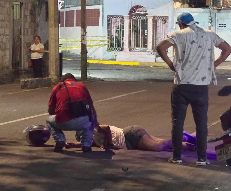 ¡PAREJA EN MOTO ACABAN LA PARRANDA EN EL ASFALTO!
