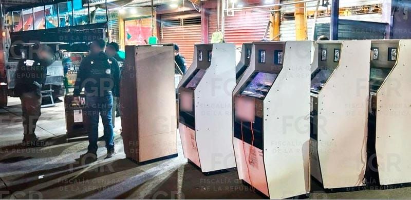 ¡ASEGURARON 40 MÁQUINAS TRAGAMONEDAS EN EL MERCADO MALIBRÁN!