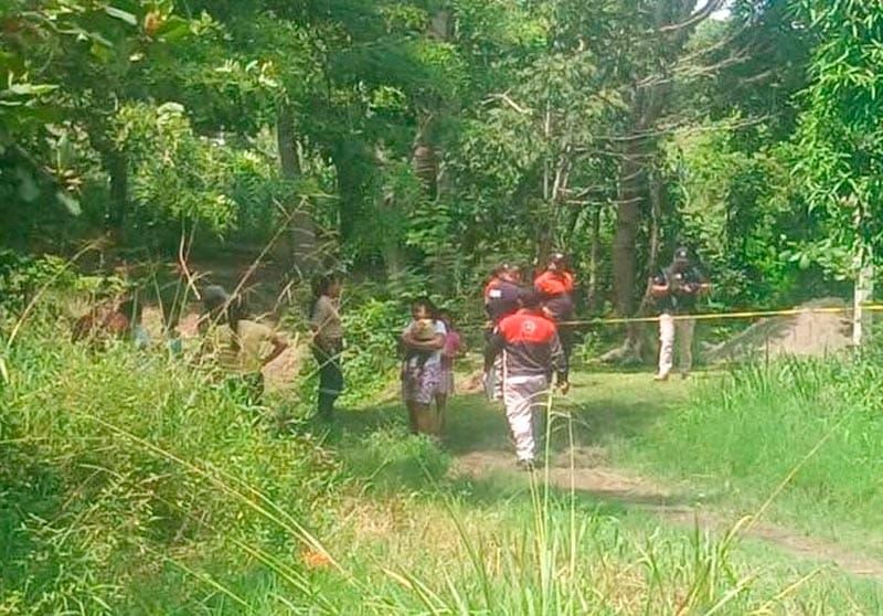 ¡NIÑO MURIÓ APLASTADO POR UNA BARDA EN TIERRA BLANCA!