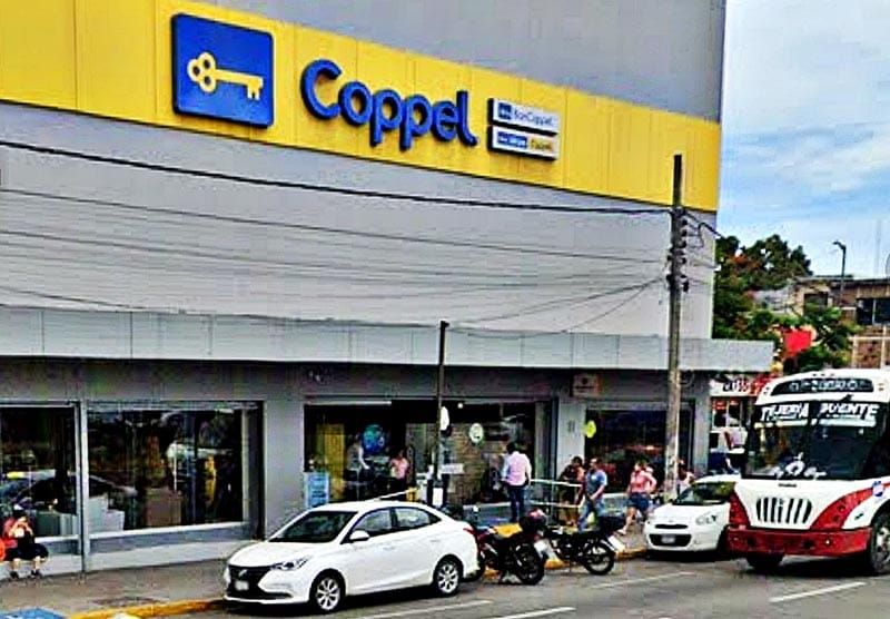 ¡SE ATORÓ EL ELEVADOR DE LA TIENDA COPPEL!