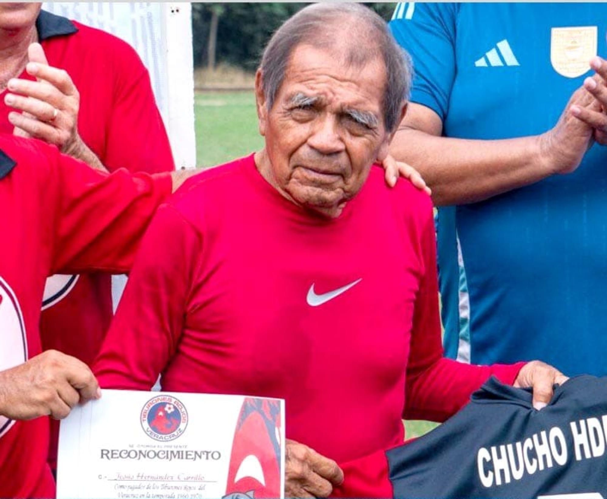 ¡SE FUE OTRA LEYENDA DE LOS TIBURONES ROJOS!