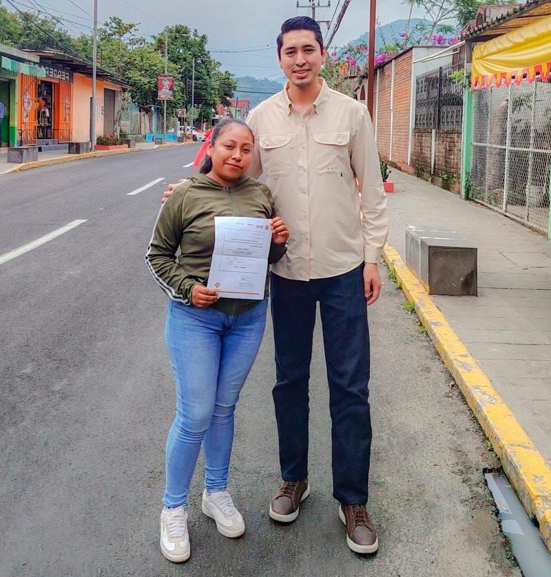 ¡ENTREGAN EL PREMIO A CECI! - POR FIN