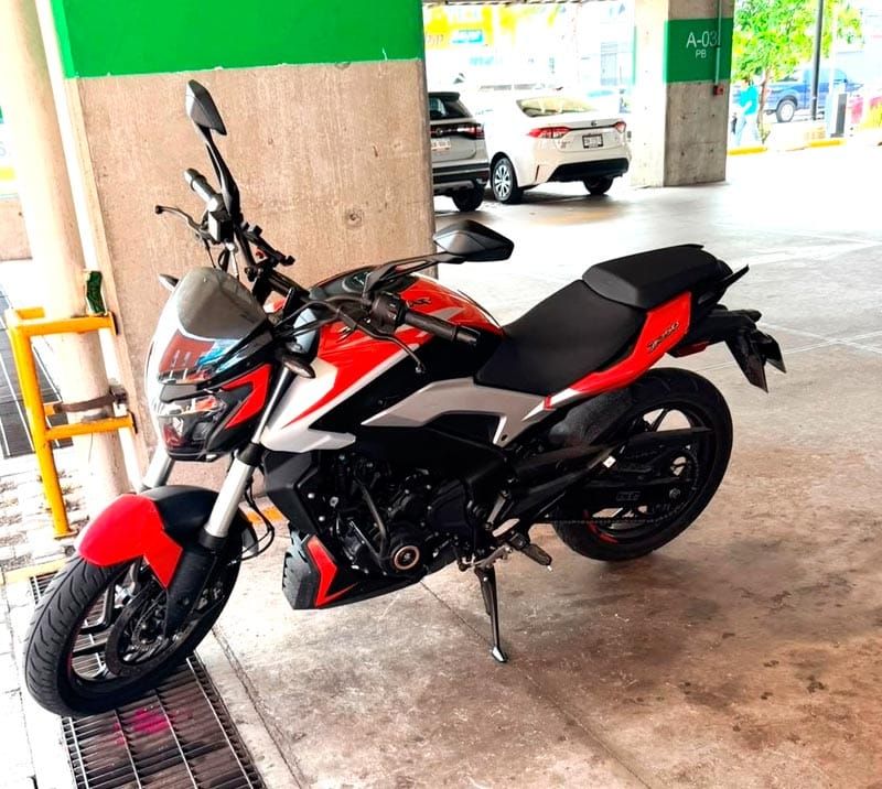 ¡ROBAN MOTOCICLETA DEPORTIVA EN PLAZA PORTAL DE VERACRUZ!
