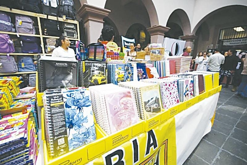 ¡VENDEN MENOS LIBRETAS!