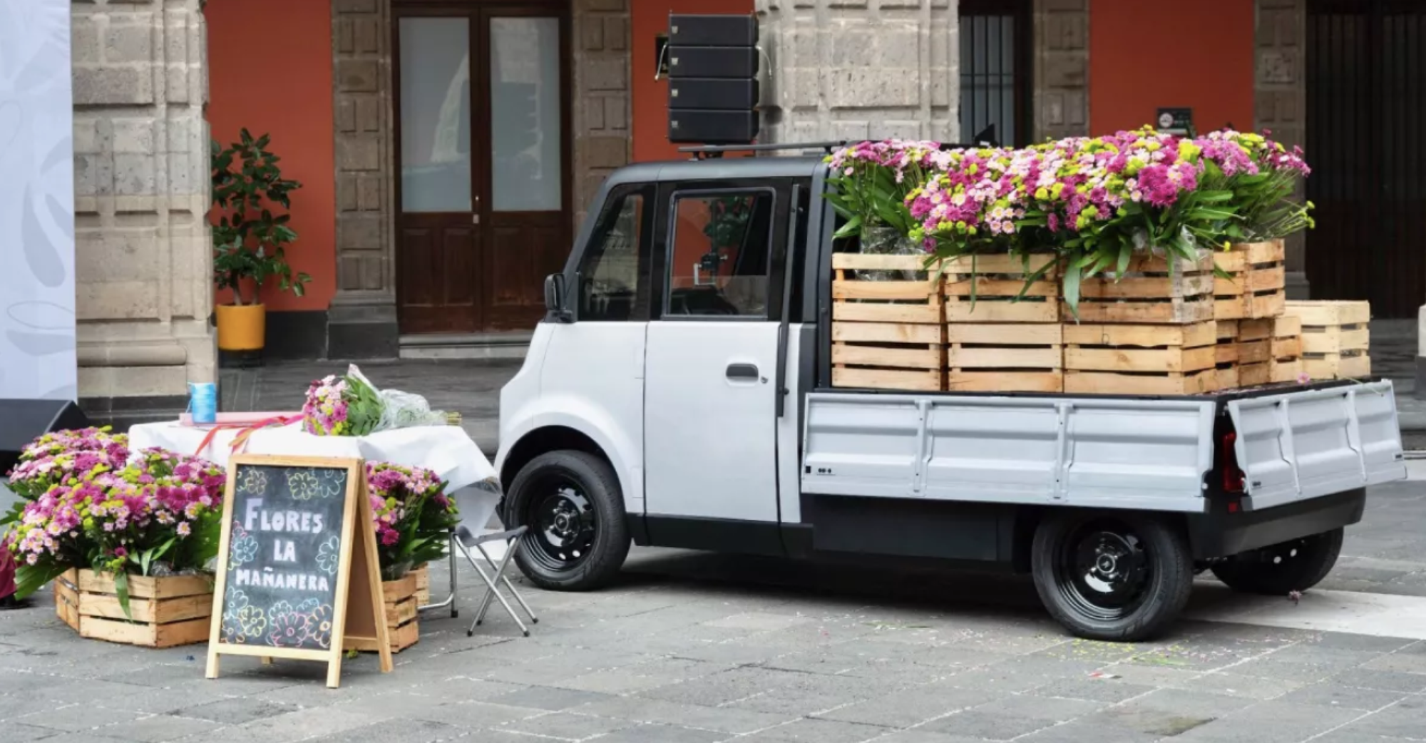 ¡EL OLINIA CARGA; TRANSPORTARÁ HASTA 650 KILOS Y CORRE 120 KM!