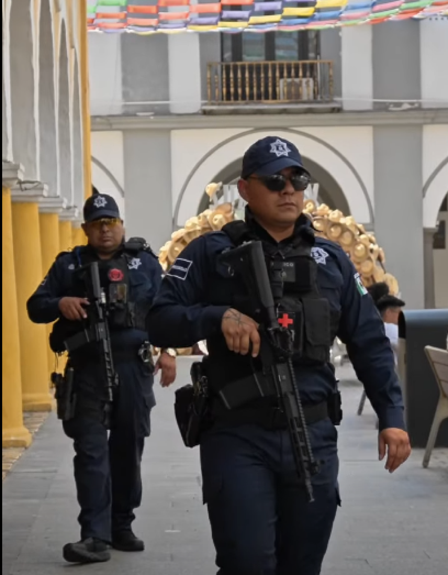 ¡PISTOLEROS ROBAN CARRAZO EN ASALTO!