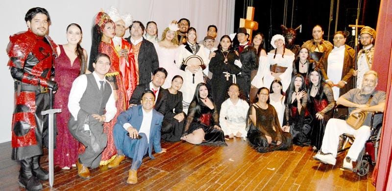 EGRESA QUINTA GENERACIÓN DE ACTORES CON “DRÁCULA”
