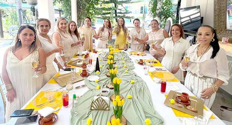 LARISSA RIVERA CELEBRA UN AÑO MÁS DE VIDA