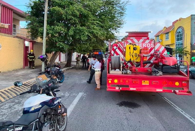 ¡QUEMAN BASURA Y CASI SE INCENDIA VIVIENDA!