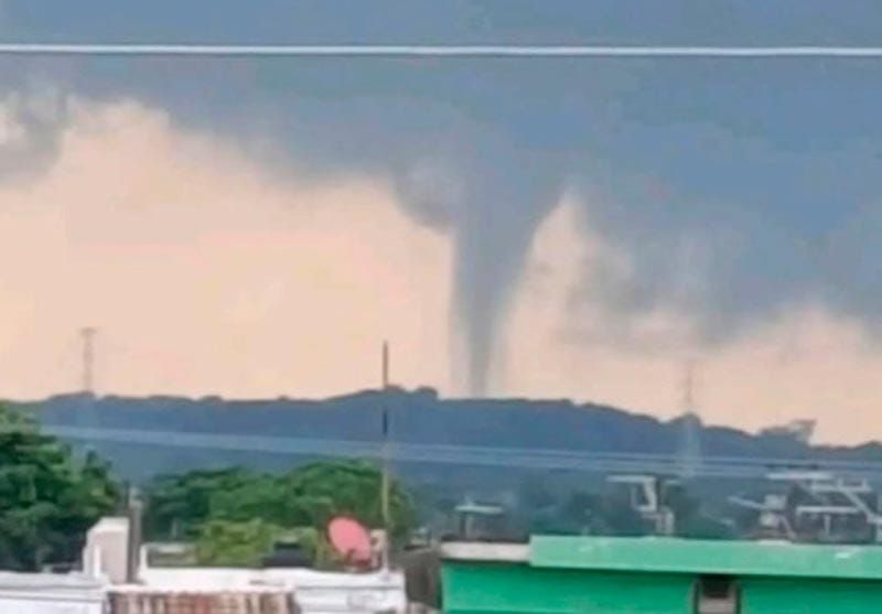 ¡TROMBA, TORNADO Y RAYO! - *Le llueve sobre mojado a Alvarado