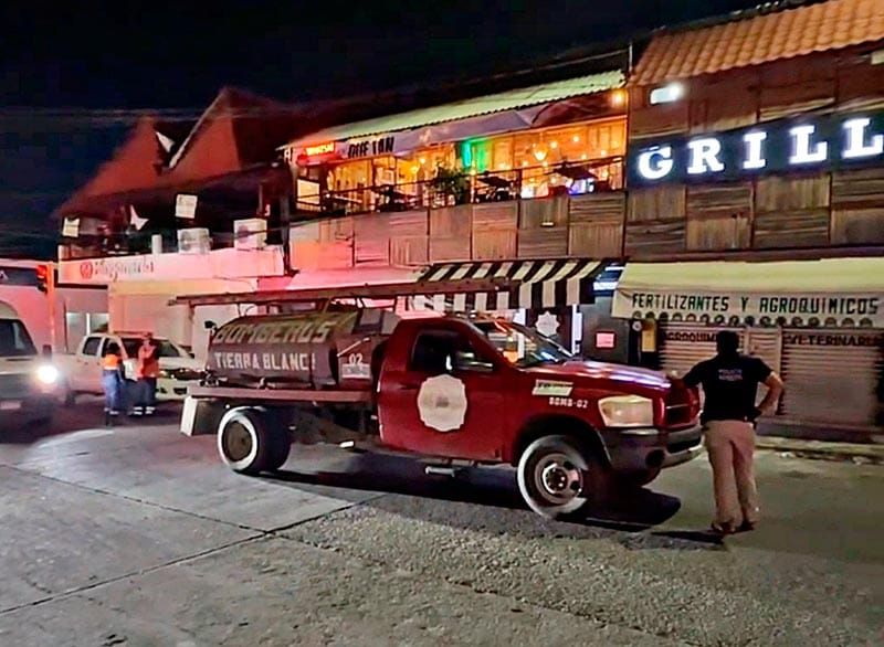 ¡SE INCENDIA RESTAURANTE DE HAMBURGUESAS ‘EL GRILL’!