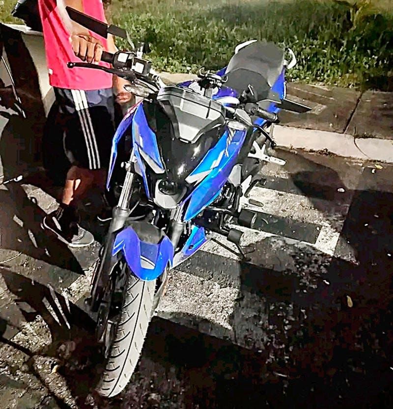 ¡ROBAN DOS MOTOS EN PLAZA EL PORTAL!