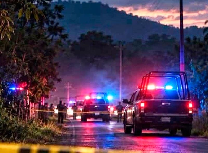 ¡EJECUTAN A 2 AGENTES FEDERALES! - EN BALACERA CONTRA CELULA DELICTIVA EN EL POBLADO PASO AMAPA DE OMEALCA