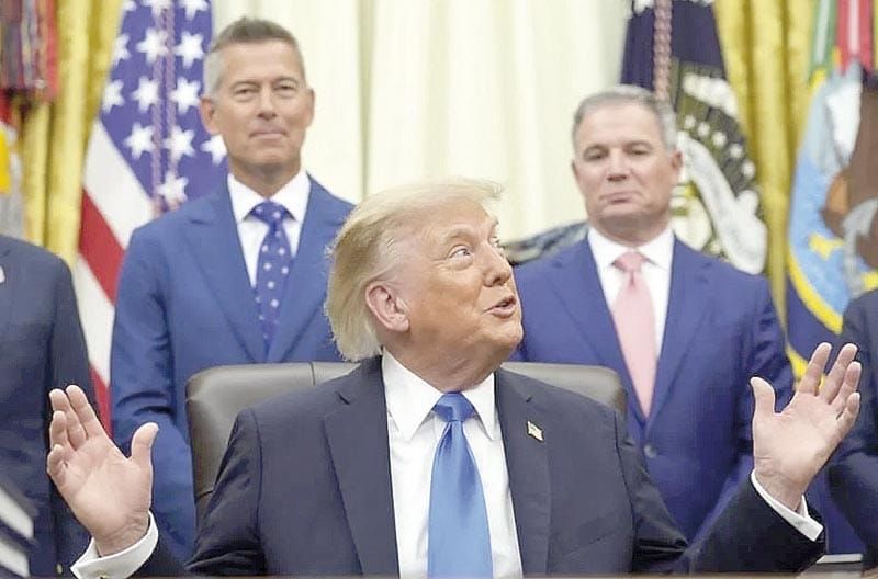 ¡PROPONE TRUMP LLAMAR 'ESTRECHO DE TRUMP' A ORMUZ!