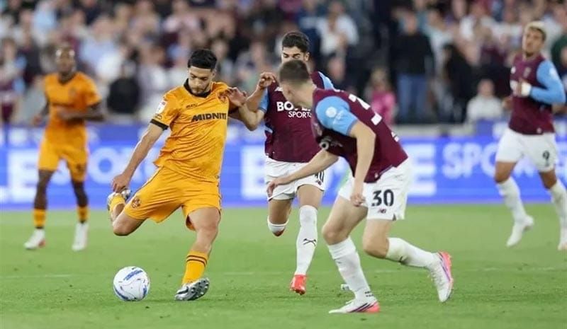 ¡RAÚL JIMÉNEZ Y LOS WOLVES RECIBEN DURO “MARTILLAZO”!