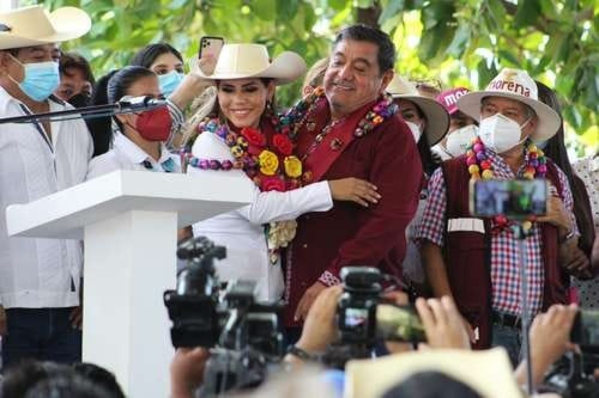 ¡EVELYN SALGADO APROVECHA SU INFORME PARA IMPULSAR A SU PADRE POR LA GUBERNATURA DE GUERRERO!