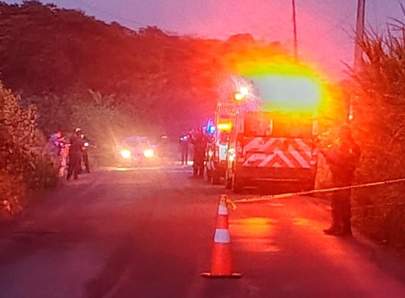 ¡LOCALIZAN A MUJER MUERTA Y TORTURADA EN CAMINO DE ATZACAN!