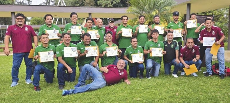 ¡ARBITROS Y COMISARIOS DE LNJ SE CAPACITAN PARA LA NUEVA TEMPORADA!