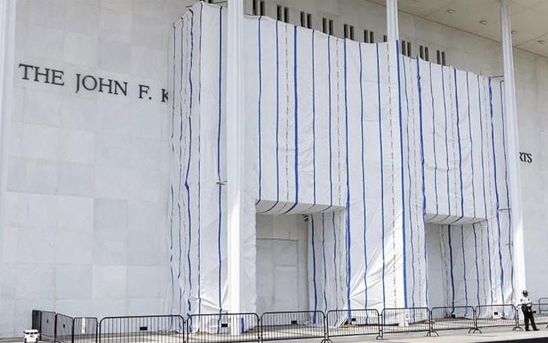 ¡BLOQUEA JUEZ EL NOMBRE DE TRUMP EN EL KENNEDY CENTER!