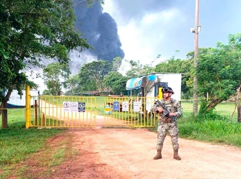 ¡TRASLADAN A VERACRUZ A TRABAJADOR QUEMADO POR EXPLOSIÓN EN PLANTA DE SAL!