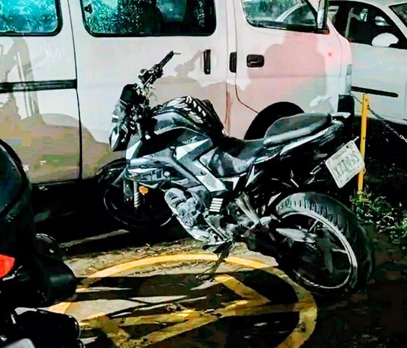 ¡LE ROBAN LA MOTO A JOVEN TRABAJADOR EN PLAZA SOL!