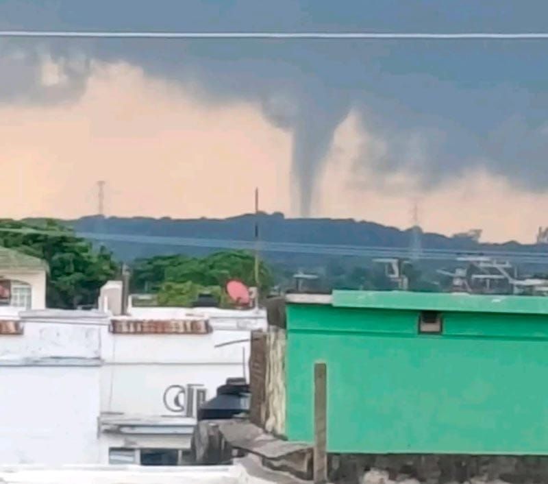 ¡TROMBA MARINA LLEGA A ALVARADO!