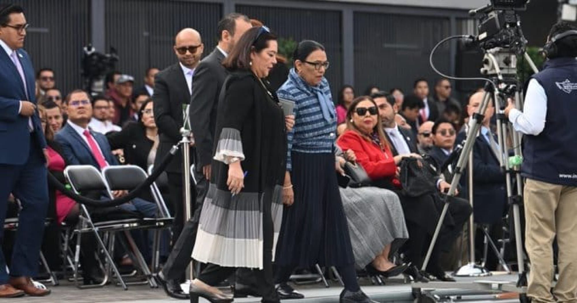¡PRESENCIA DE ROSA ICELA EN EL INE FUE UNA CORTESÍA POLÍTICA: MONREAL!
