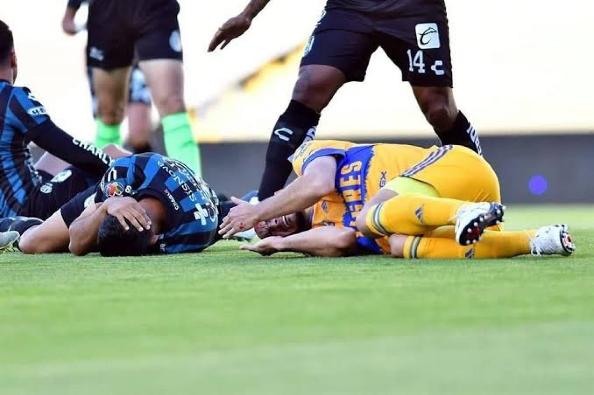 ¡GANA TIGRES APENITAS Y CON PENAL!