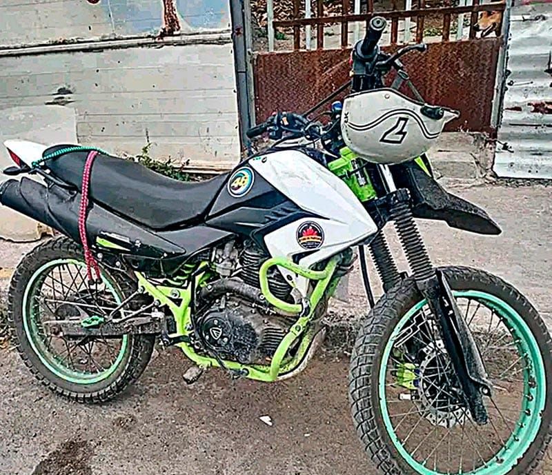 ¡PISTOLEROS ROBAN MOTO A TRABAJADOR EN RÍO MEDIO II!