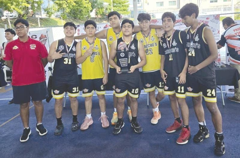 ¡PREMIAN A PUROS CAMPEONES DE BÁSQUETBOL!