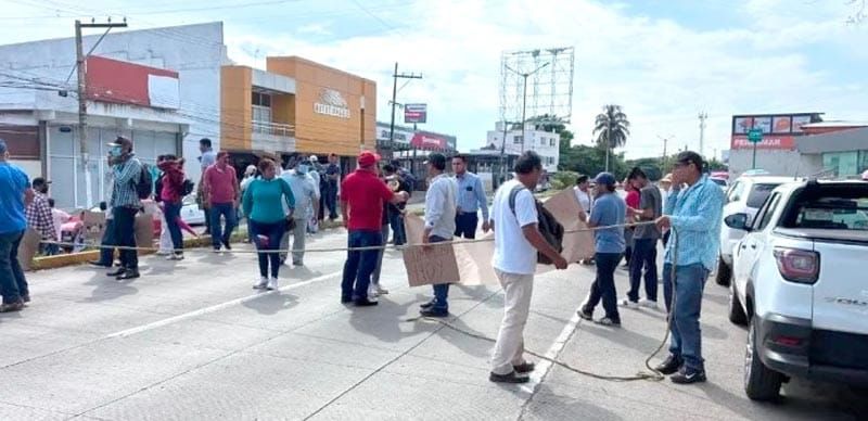 ¡BLOQUEAN LA CFE! - *Llegaron desde Omealca